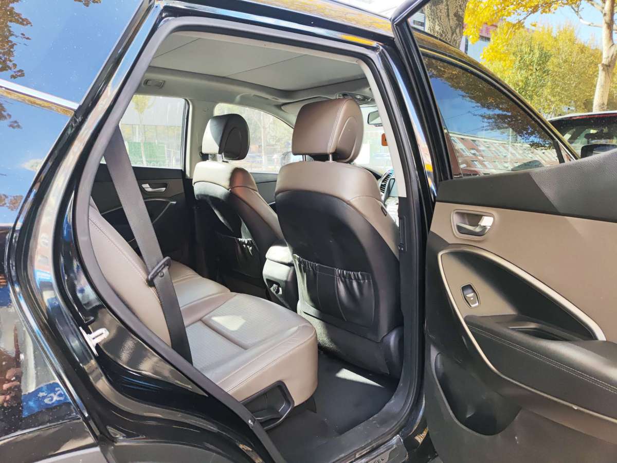 Hyundai Grand Santa Fe 2013 #9 Hyundai Grand Santa Fe 2013 car image #9