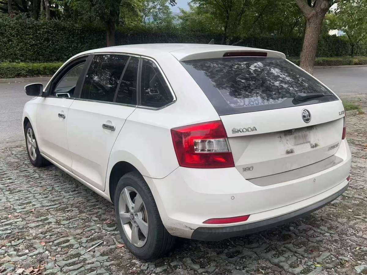 Skoda Rapid Spaceback 2018 immagine di auto #9