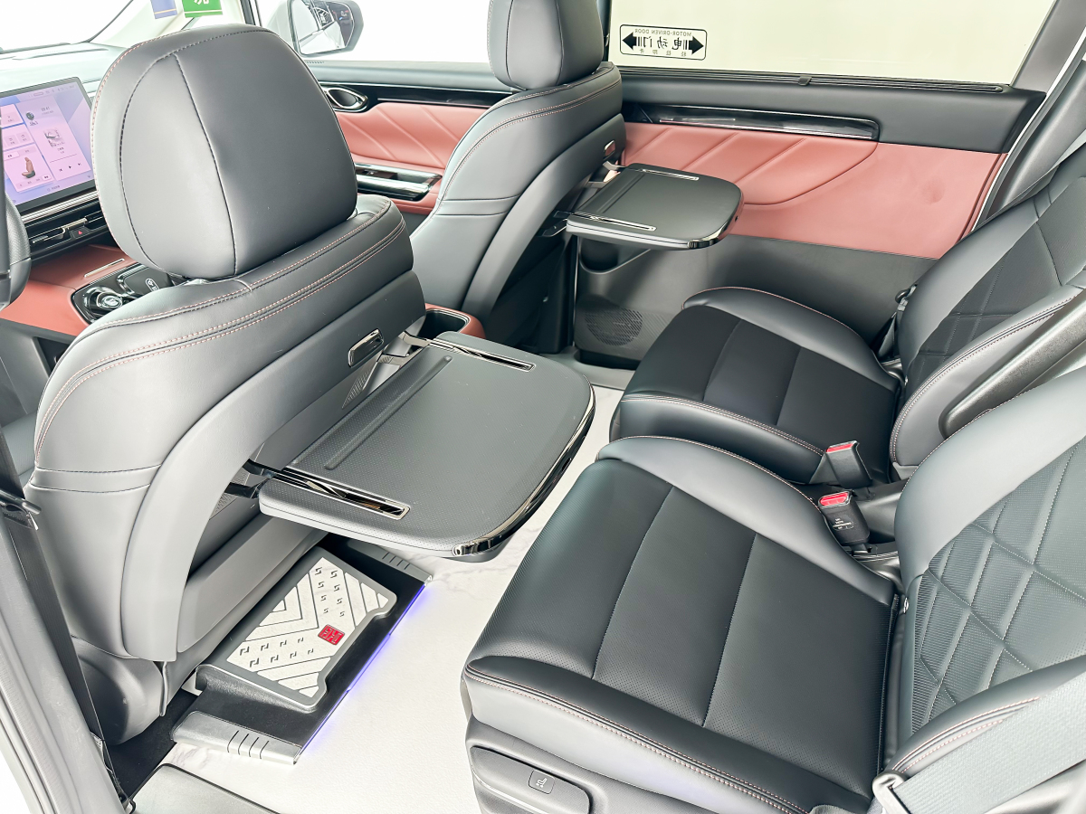 GAC Trumpchi E8 2024 #9 GAC Trumpchi E8 2024 car image #9