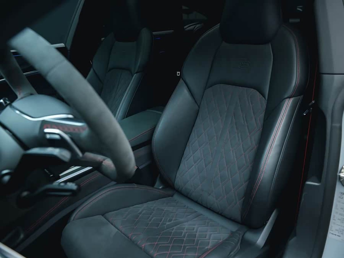 Audi S7 2024 car image #9