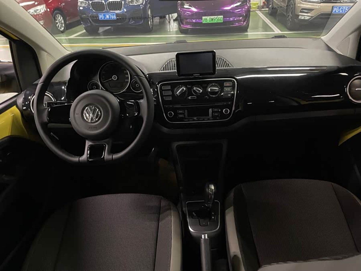 Volkswagen up! 2016 imagem de carro #9