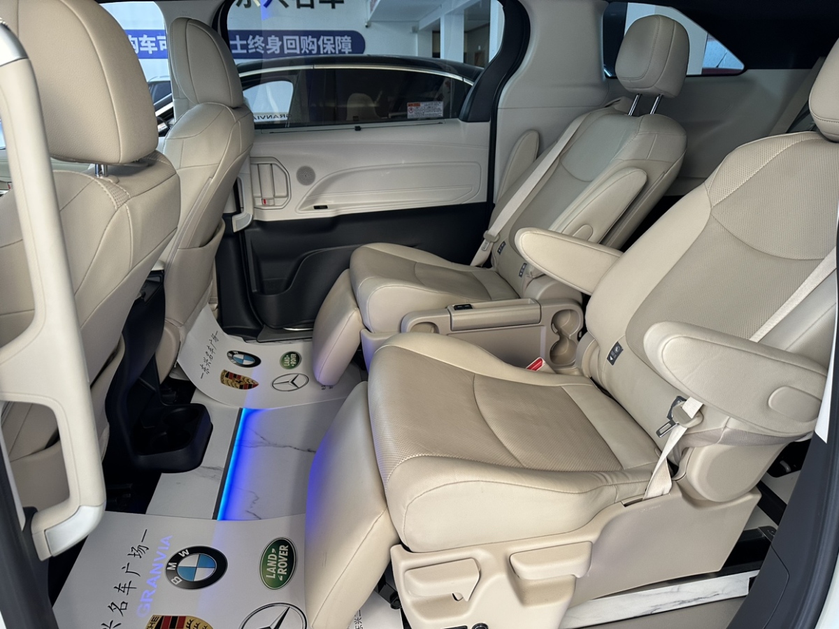 Toyota Granvia 2024 car image #9