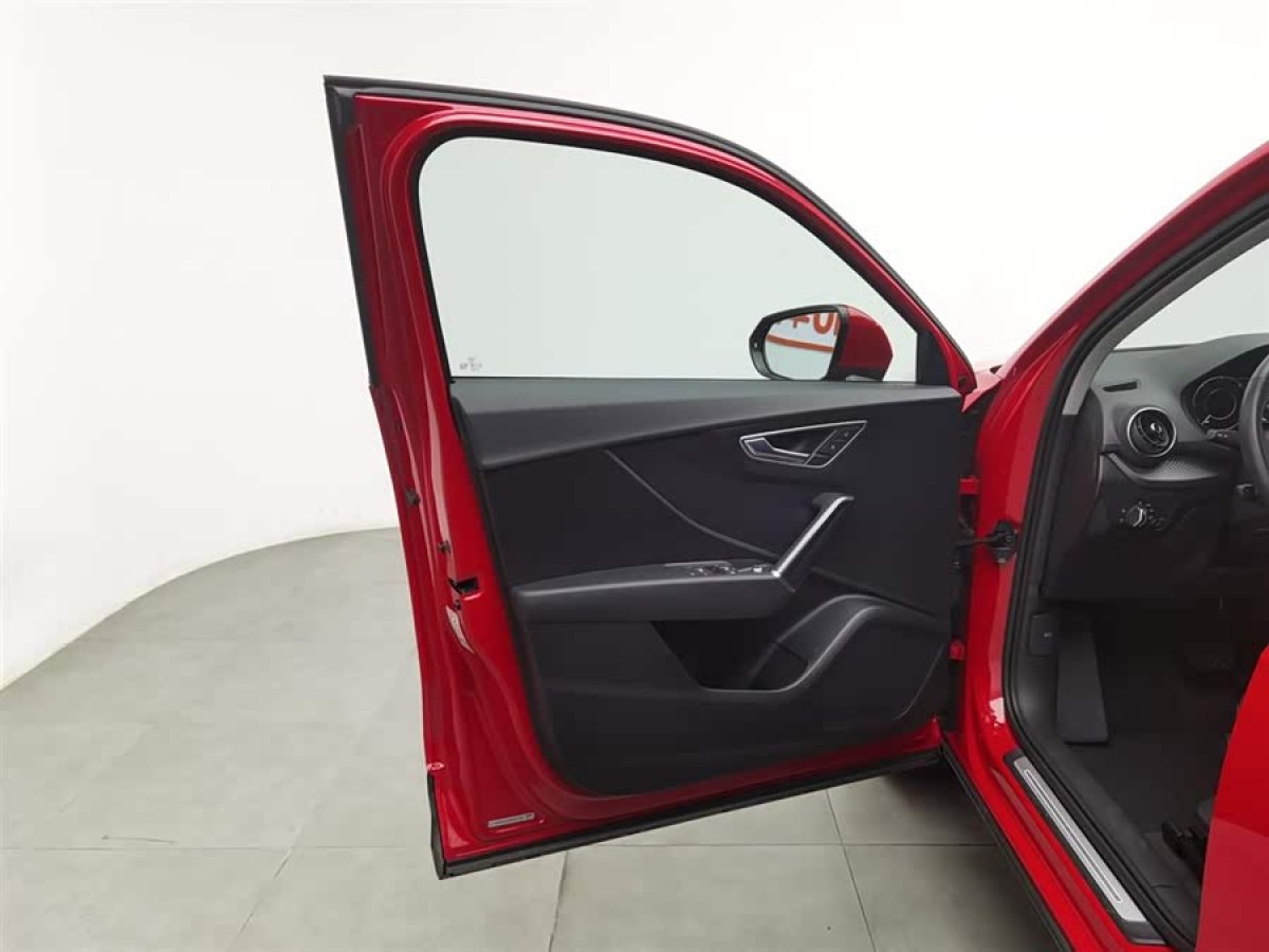 Audi Q2L e-tron 2021 #9 Audi Q2L e-tron 2021 صورة سيارة #9