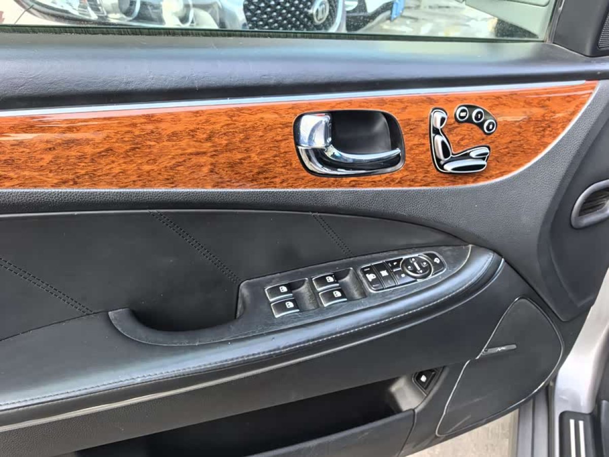 Hyundai Equus 2011 #9 Hyundai Equus 2011 car image #9