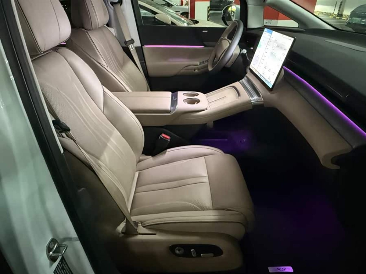 Xpeng X9 2025 imagem de carro #9