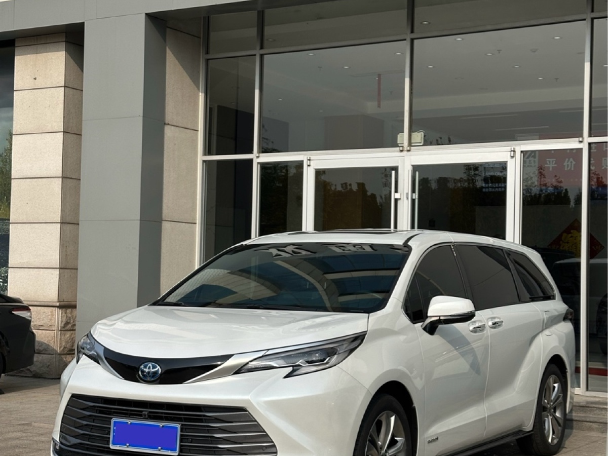 Toyota Sienna 2023 image de voiture #9