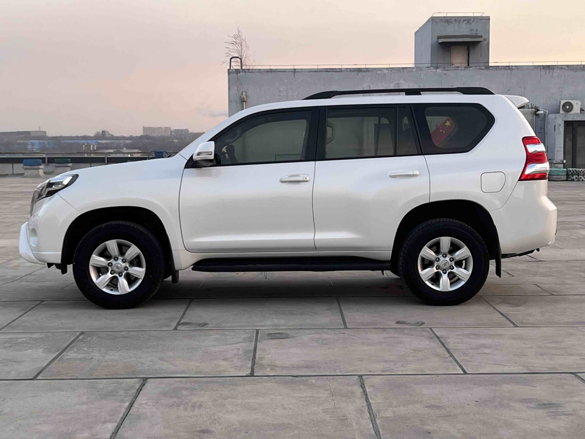 Toyota Prado (Imported) 2014 car image #9