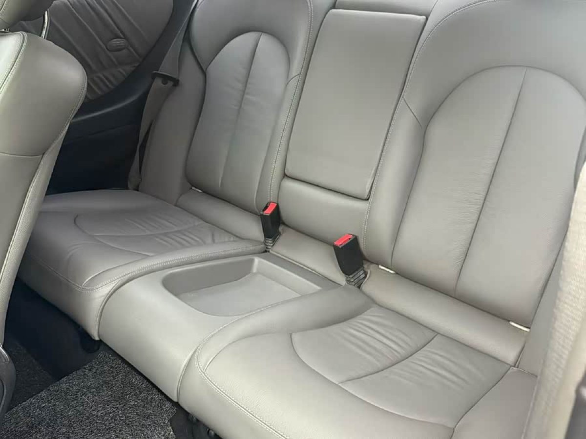 Mercedes-Benz CLK Class 2009 car image #9