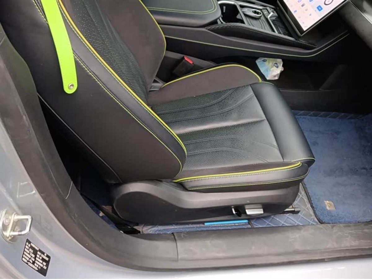 哪吒汽车 哪吒GT 2023 汽车图片 #9