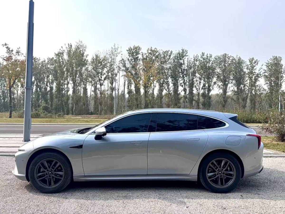 哪吒汽车 哪吒S猎装 2025 汽车图片 #9