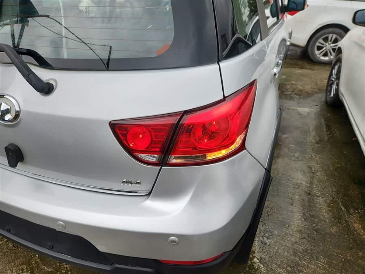 Great Wall M4 2014 car image #9