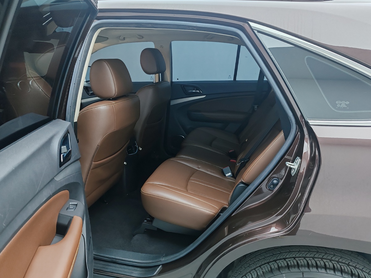 BYD S7 2015 car image #9