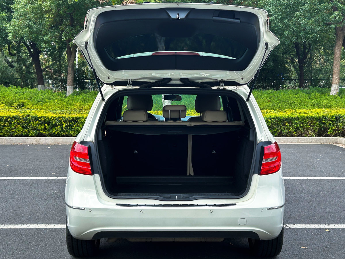 Mercedes-Benz B Class 2013 #9 Mercedes-Benz B Class 2013 car image #9