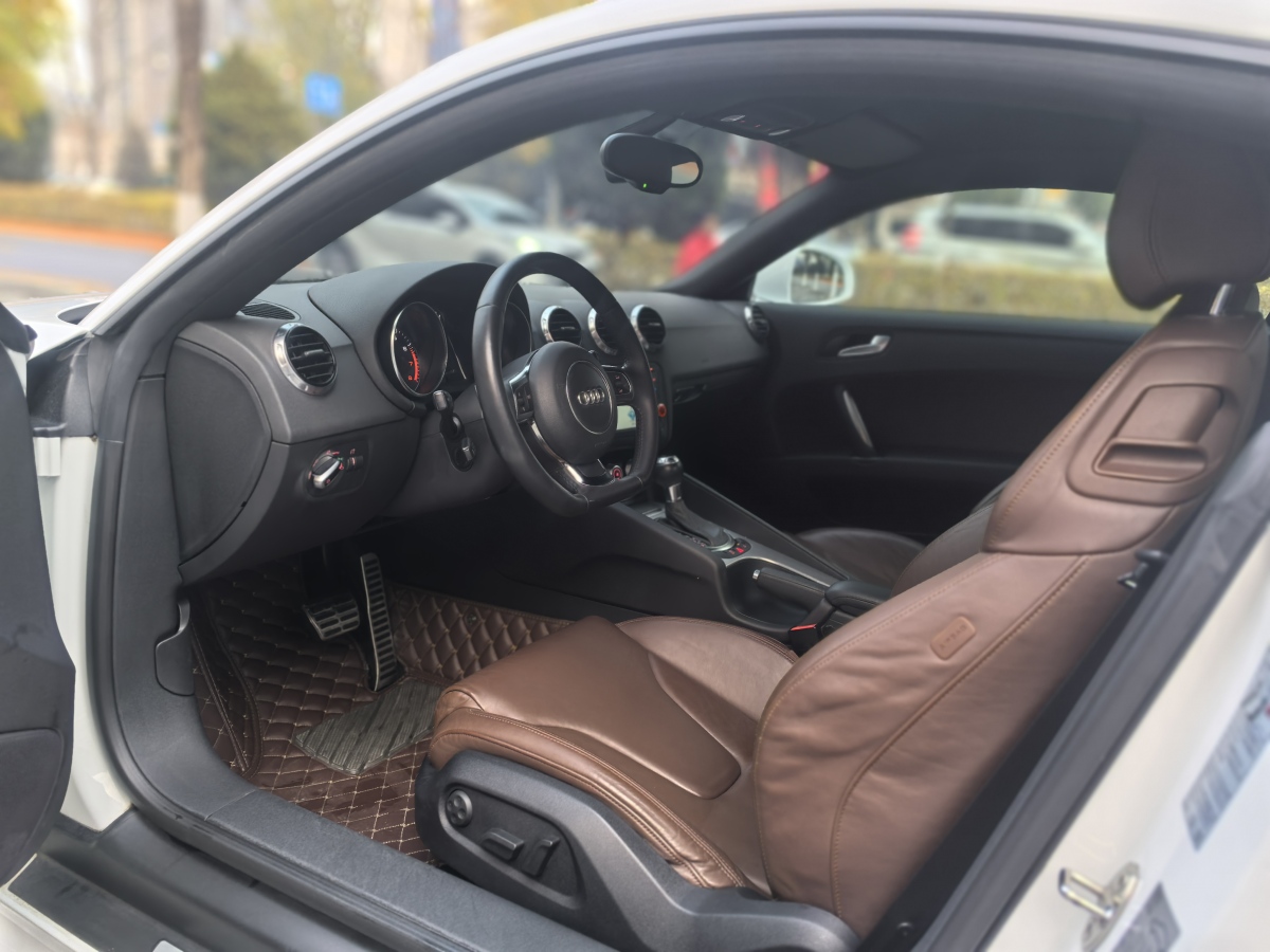 Audi TT 2014 car image #9