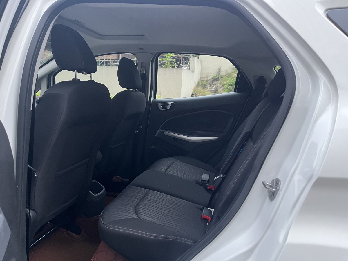 Ford EcoSport 2015 car image #9