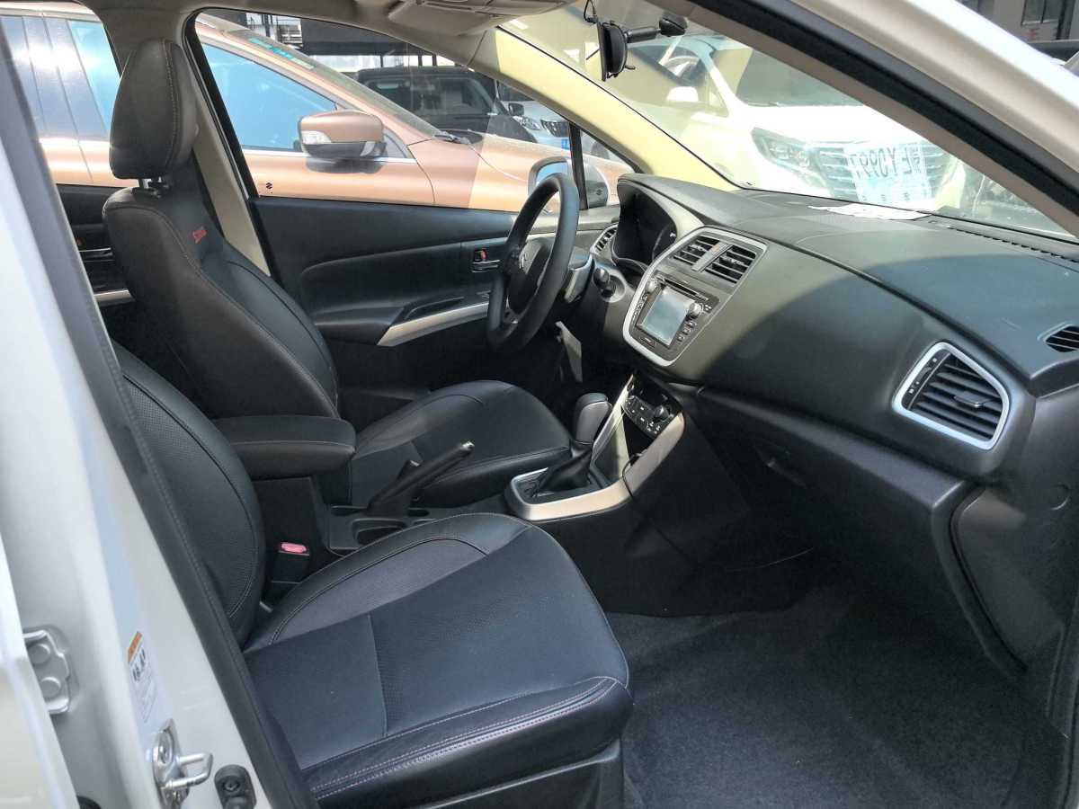 Suzuki S-Cross 2015 immagine di auto #9