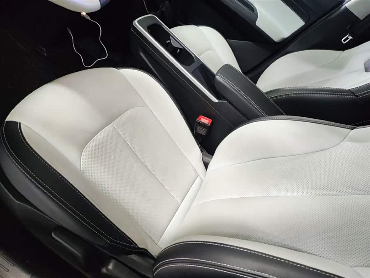 哪吒汽车 哪吒AYA 2024 汽车图片 #9