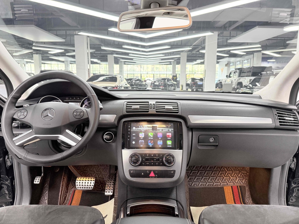 Mercedes-Benz R Class 2015 car image #9