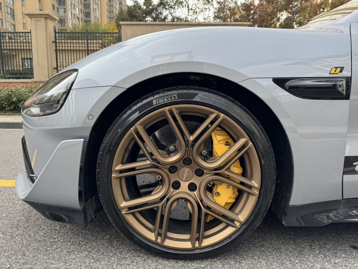 小米汽车 小米SU7 Ultra 2025 汽车图片 #9