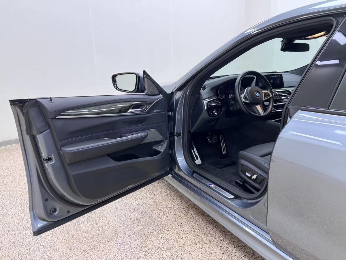 BMW 6 Series GT 2020 immagine di auto #9