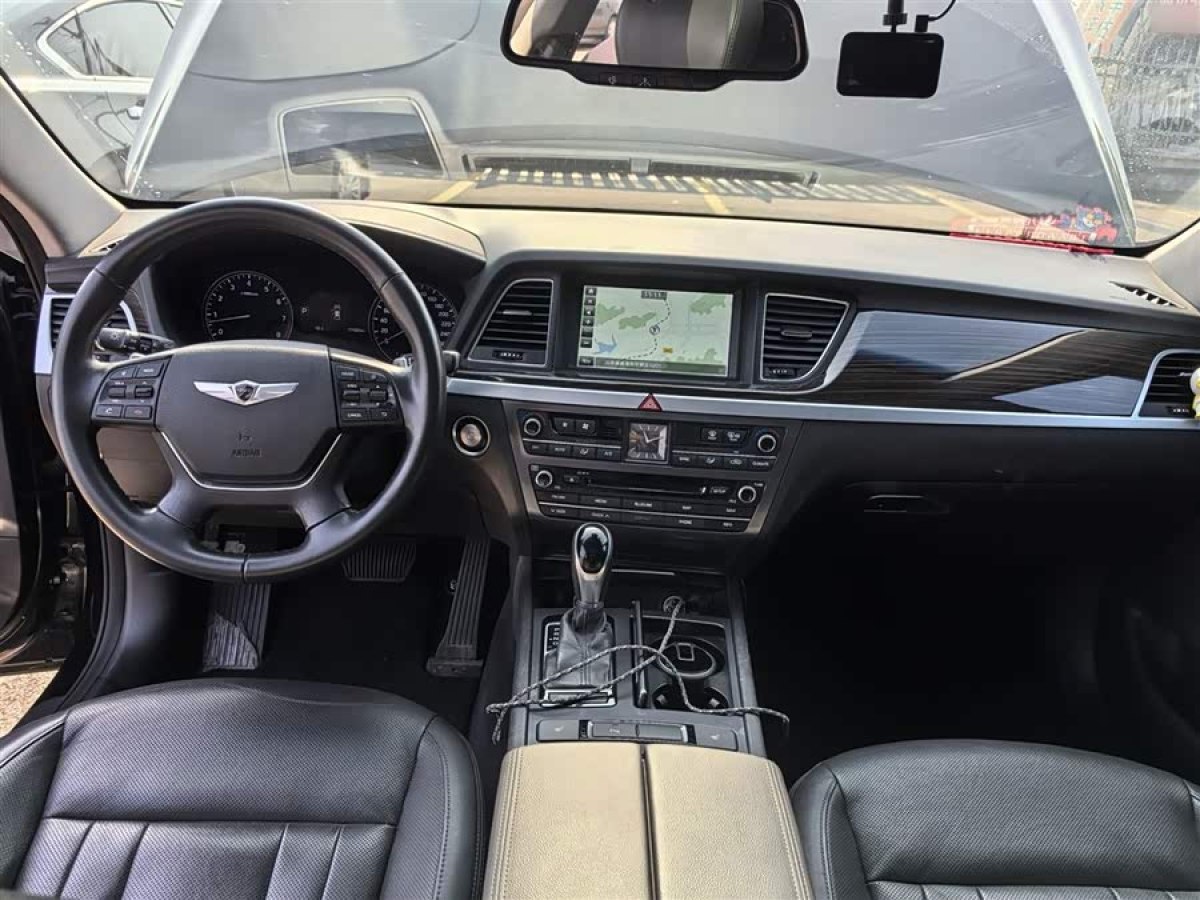 Hyundai Genesis 2015 car image #9