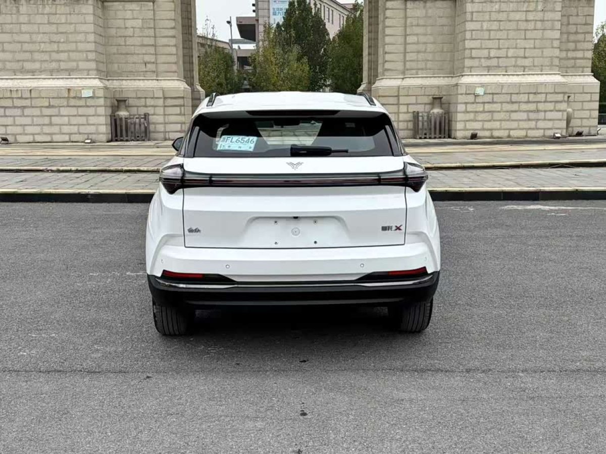 哪吒汽车 哪吒X 2024 汽车图片 #9