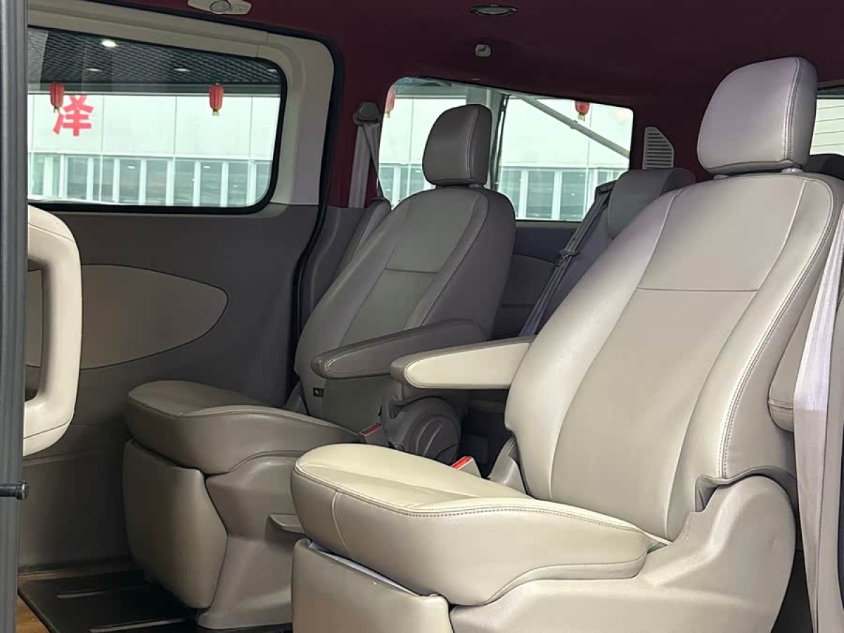 Ford Tourneo 2017 car image #9