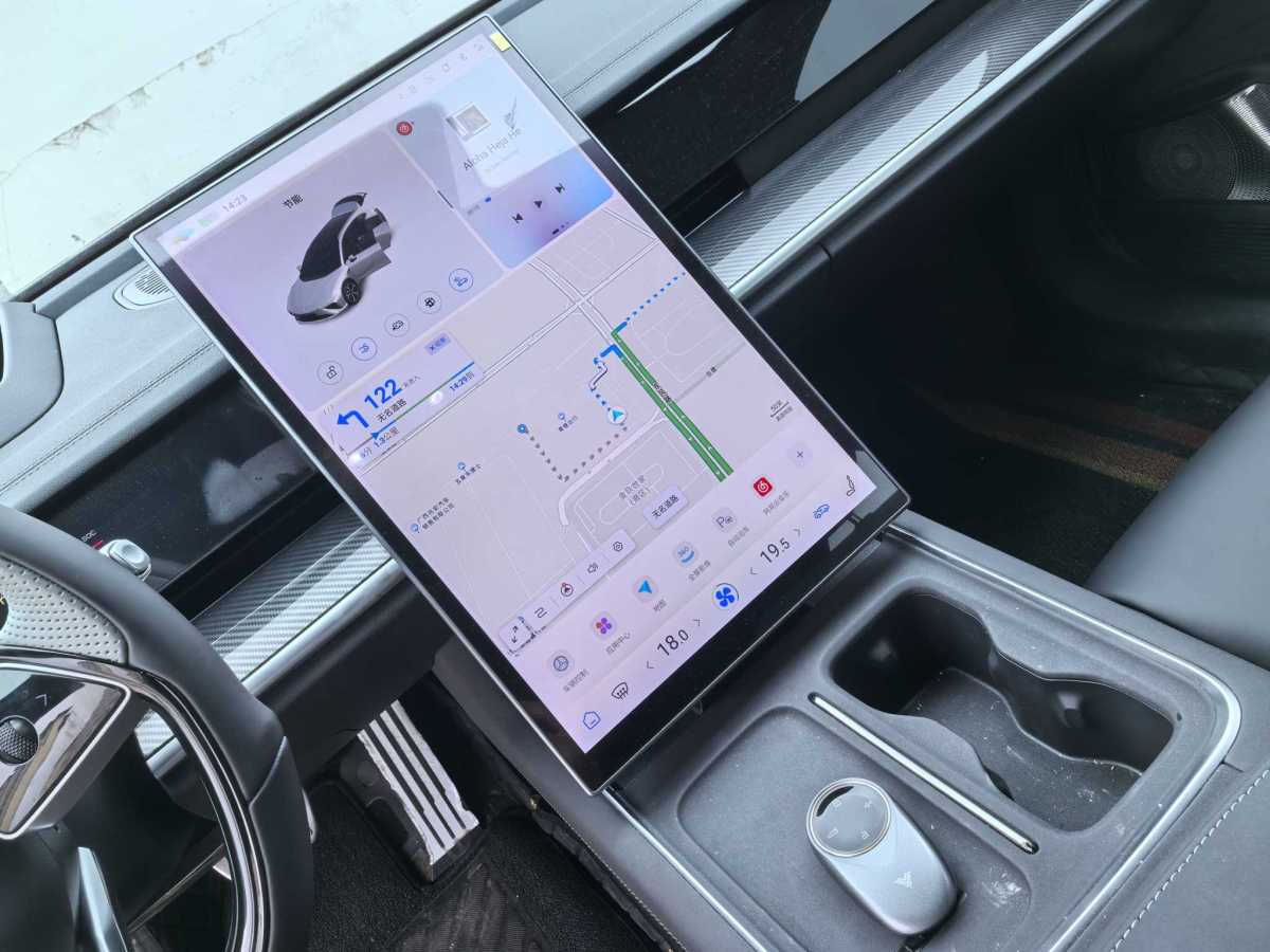 哪吒汽车 哪吒S 2025 汽车图片 #9