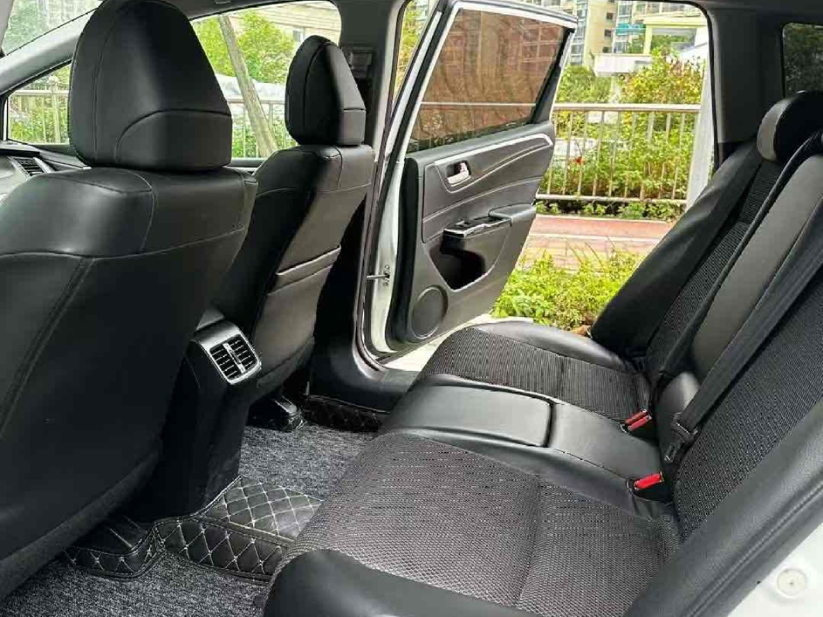 Honda Jade 2015 immagine di auto #9