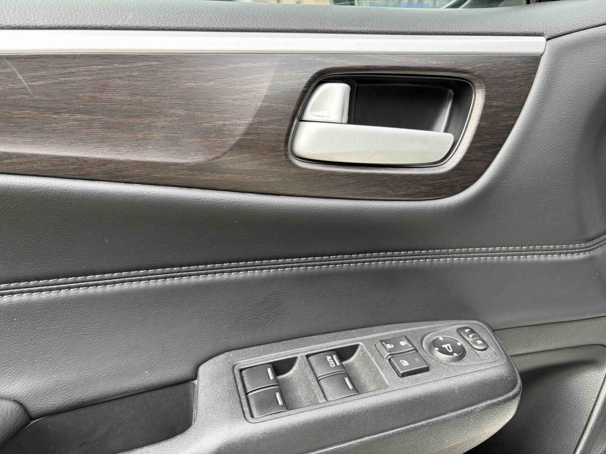 Honda Jade 2016 immagine di auto #9