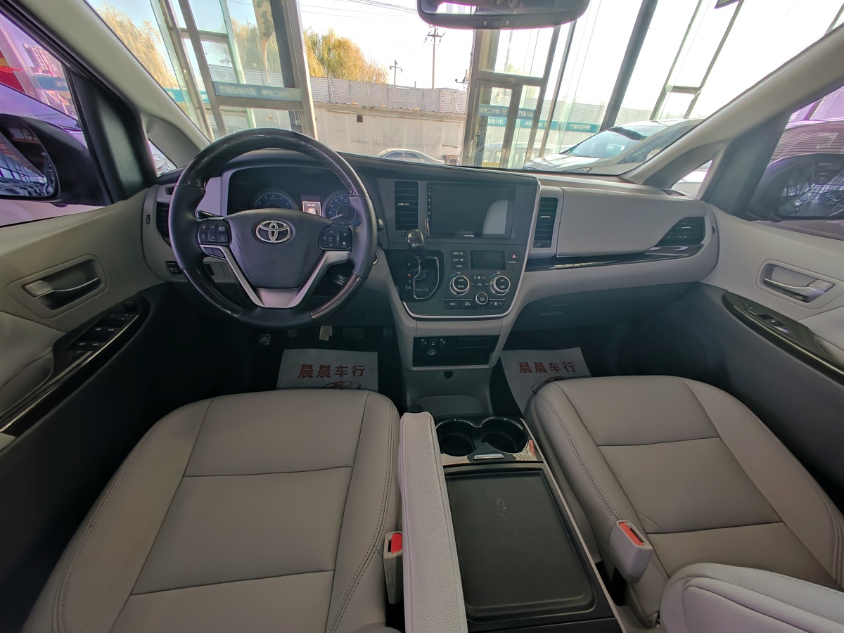 Toyota SIENNA 2020 #9 Toyota SIENNA 2020 car image #9