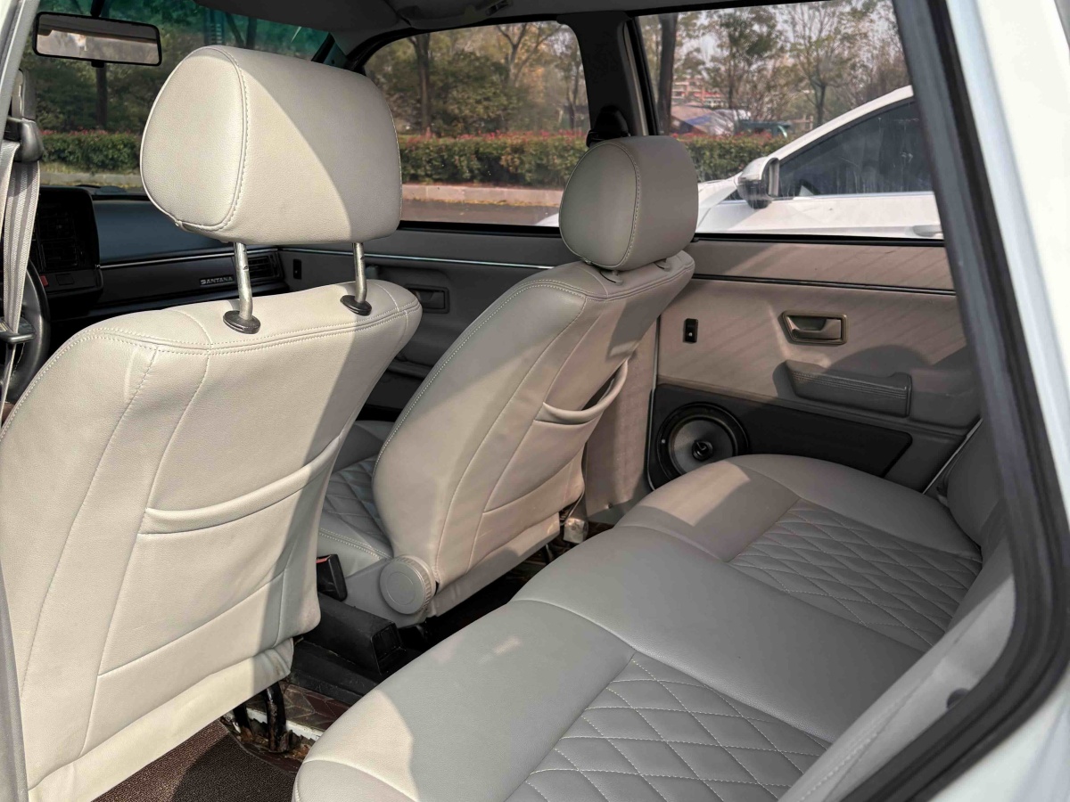 Volkswagen Santana Classic 2010 #9 Volkswagen Santana Classic 2010 صورة سيارة #9