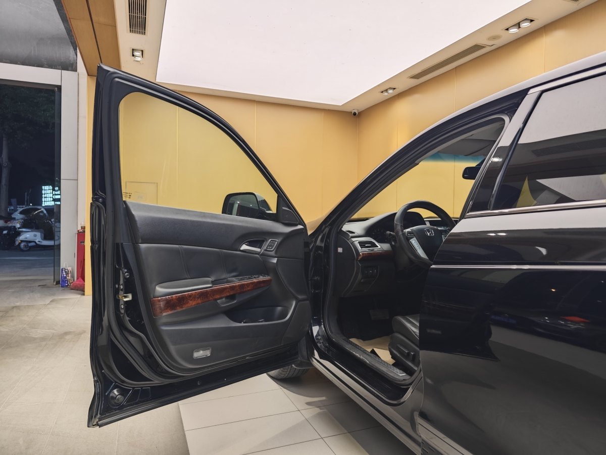 Honda CROSSTOUR 2011 car image #9