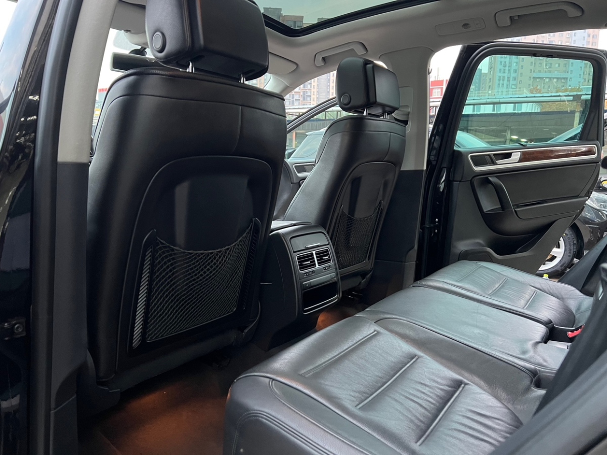 Volkswagen Touareg 2014 car image #9