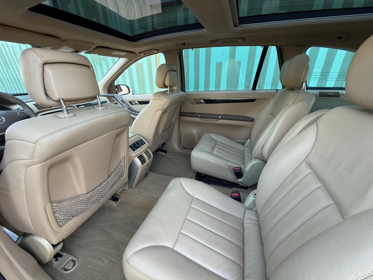 Mercedes-Benz R Class 2010 car image #9