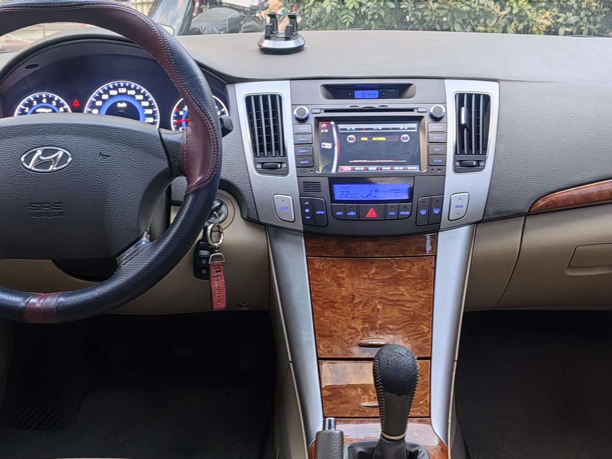 Hyundai Sonata NFC 2012 #9 Hyundai Sonata NFC 2012 car image #9