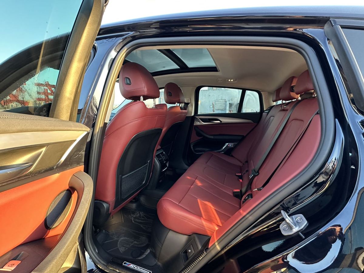 BMW X4 2022 car image #9