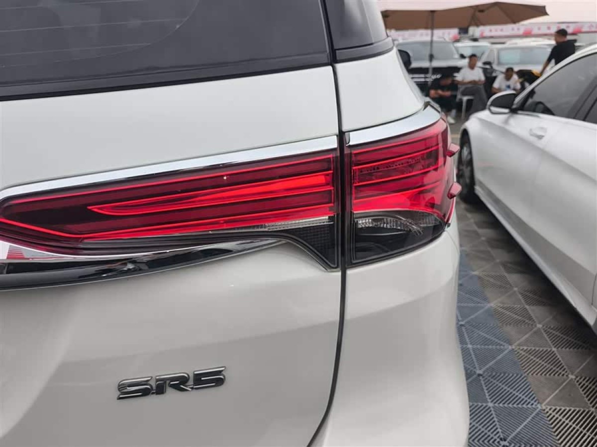 Toyota Fortuner 2018 #9 Toyota Fortuner 2018 صورة سيارة #9