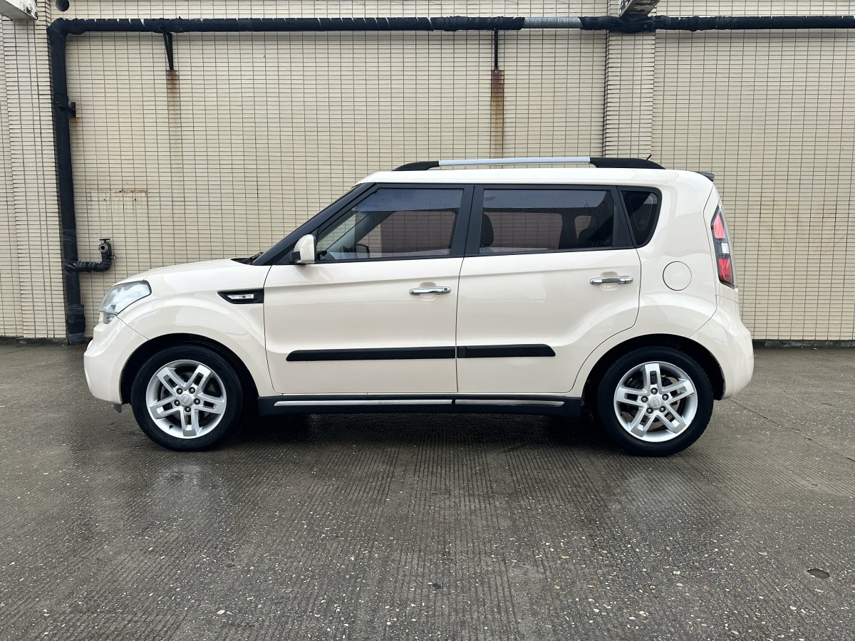 起亚 秀尔 2011 汽车图片 #9