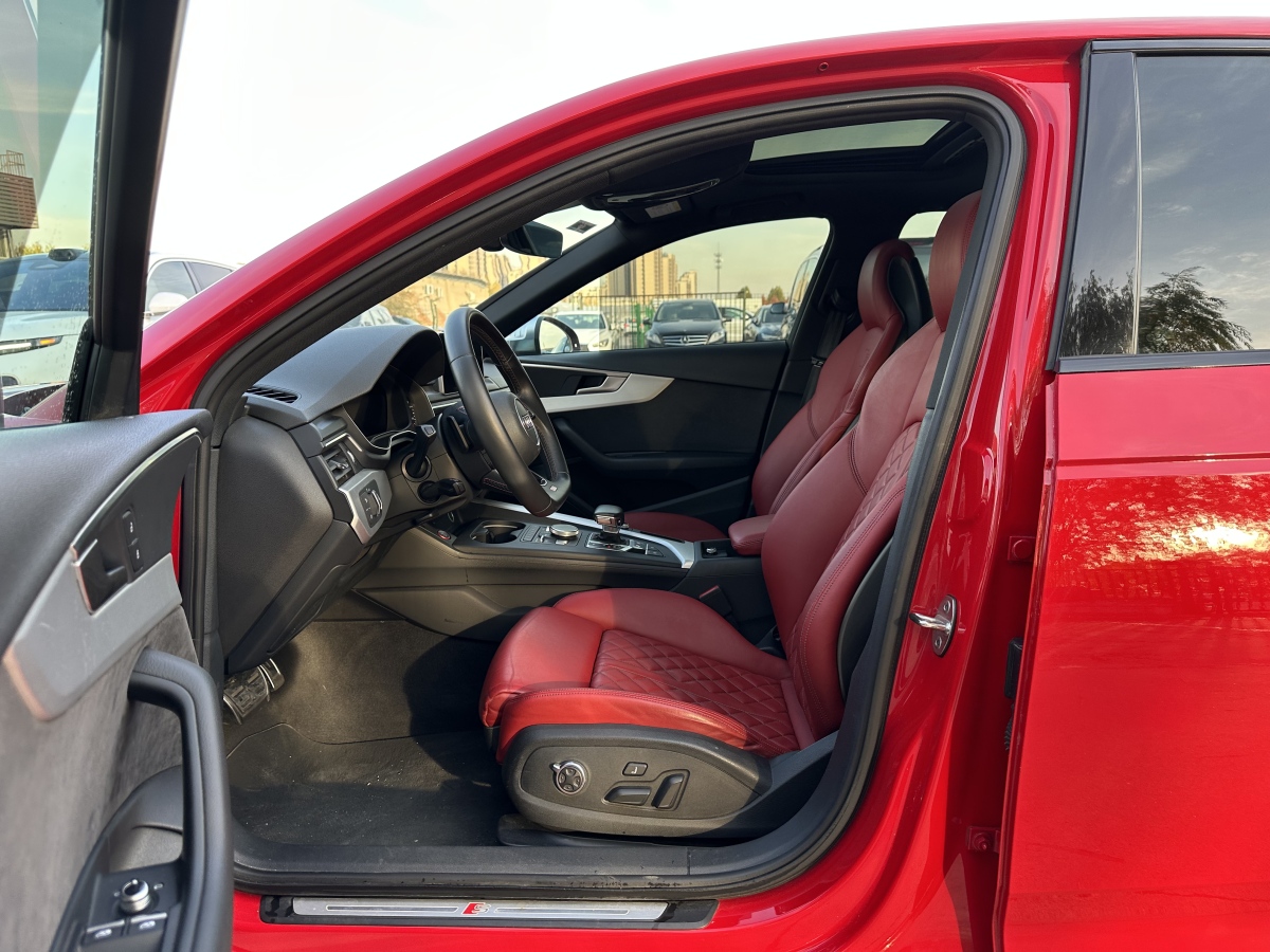 Audi S4 2018 car image #9