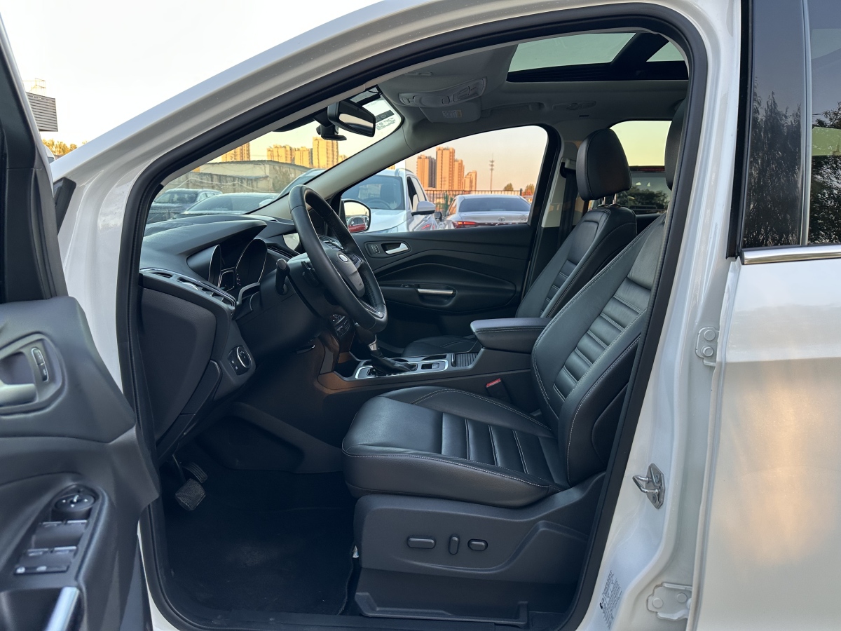 Ford Kuga 2016 car image #9