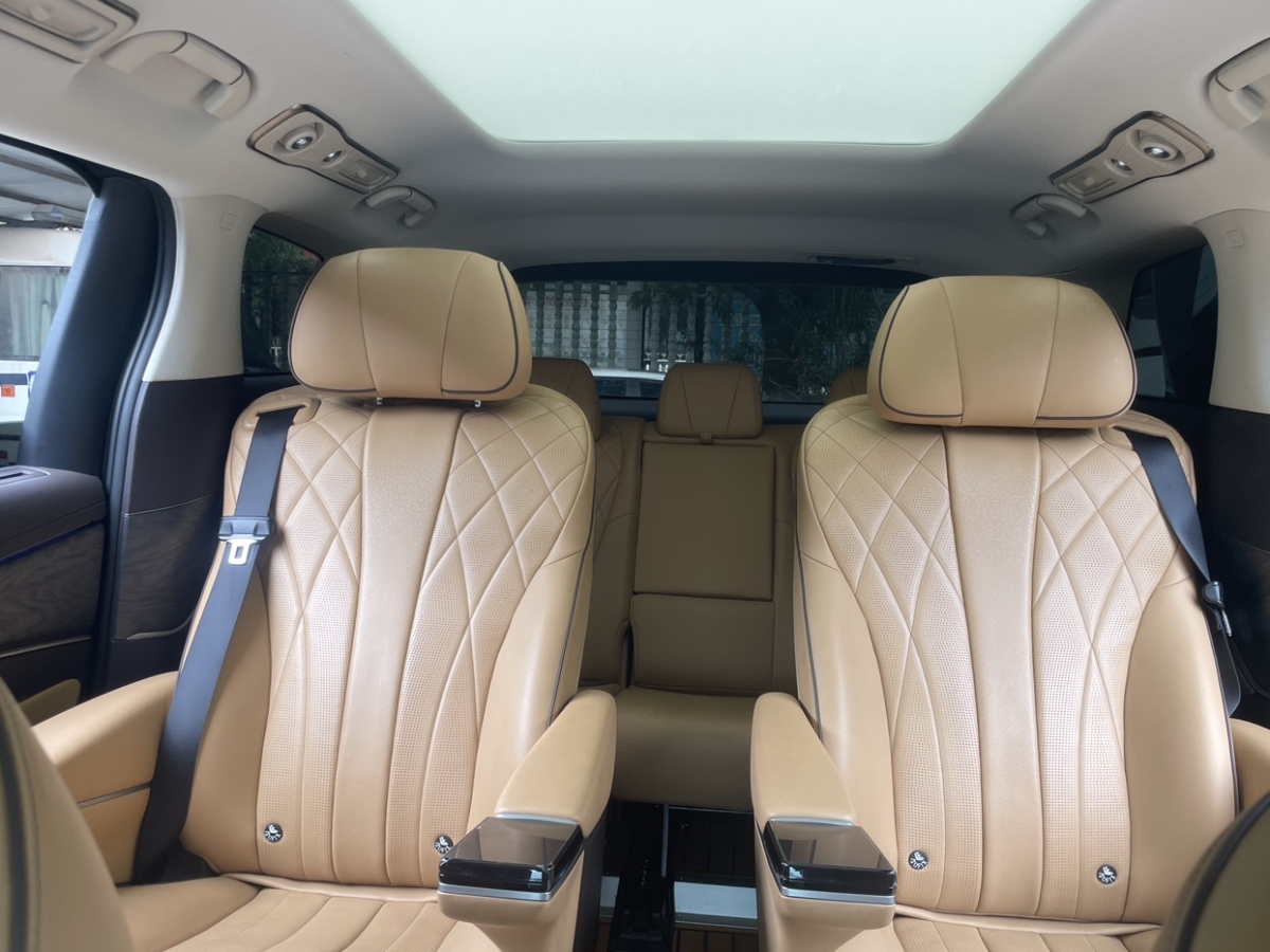 Denza DENZA 2024 car image #9