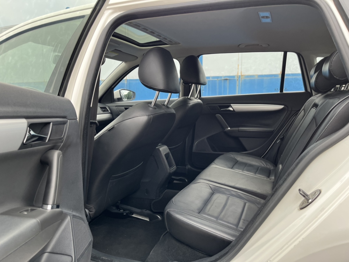 Volkswagen Gran Lavida 2014 immagine di auto #9
