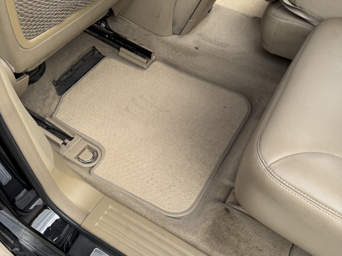 Mercedes-Benz R Class 2013 car image #9