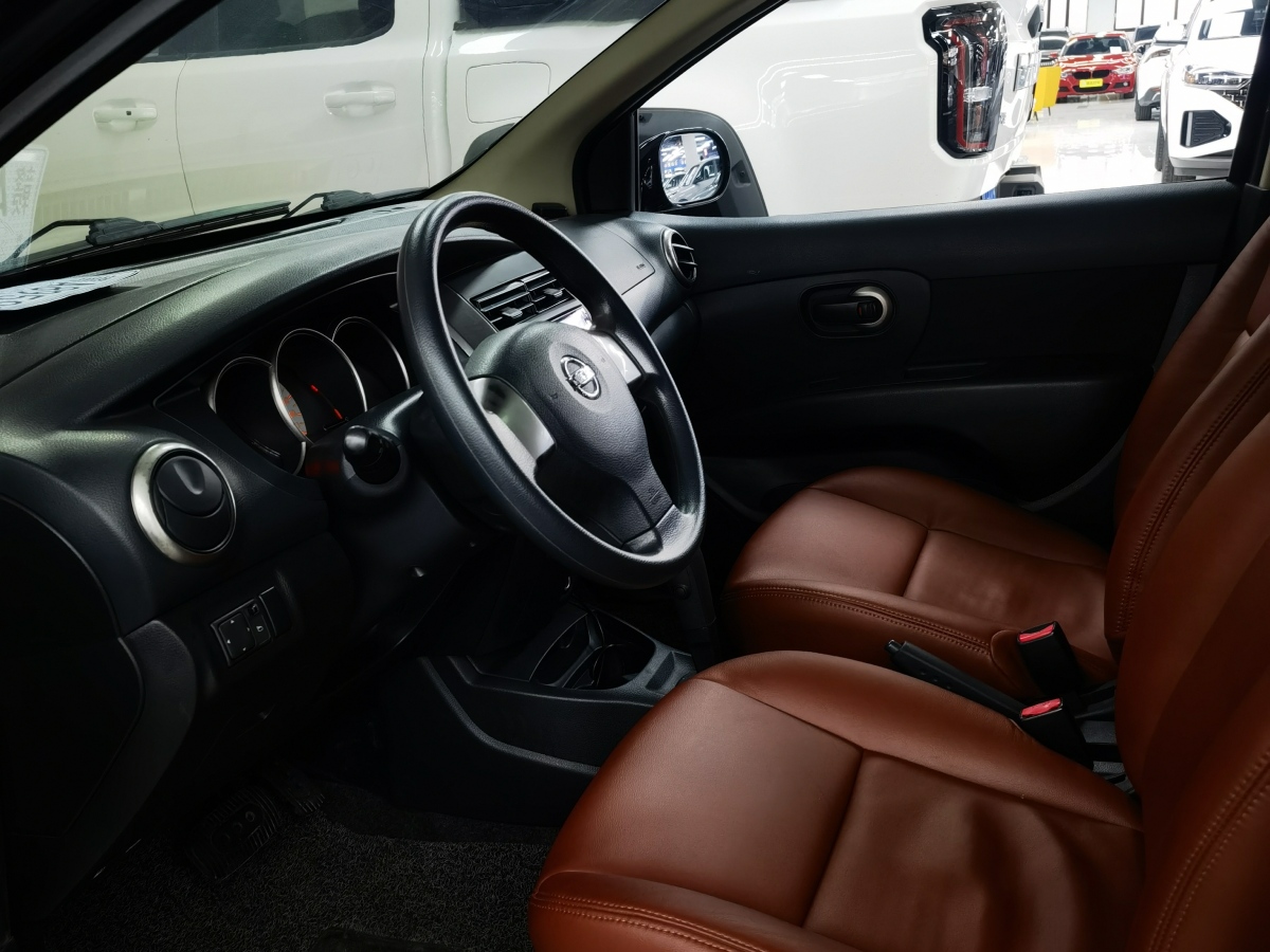 日产 骊威 2013 汽车图片 #9