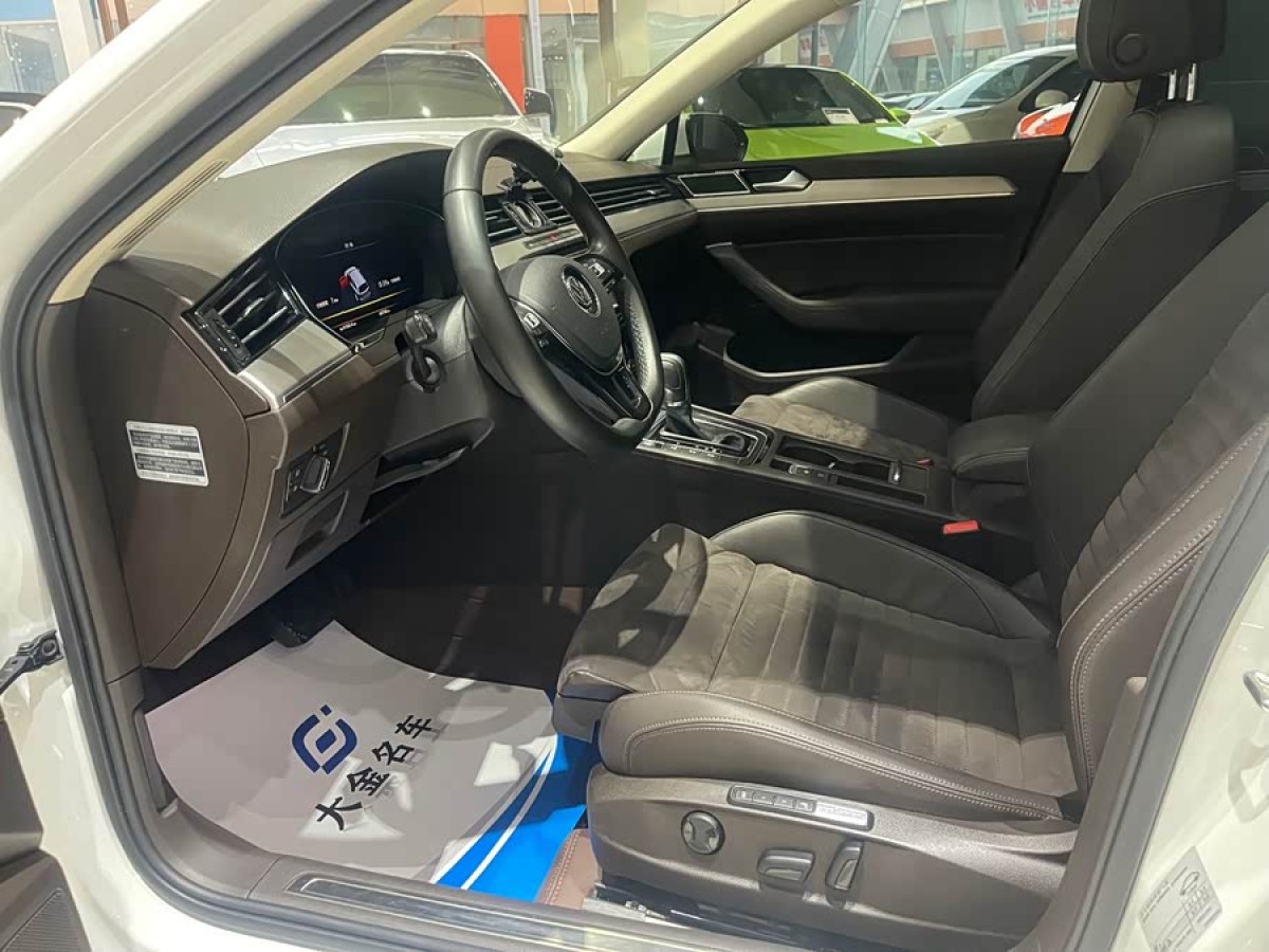 Volkswagen Passat Variant 2017 car image #9