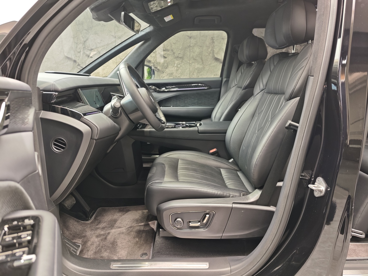 Hyundai Coupe 2023 صورة سيارة #9