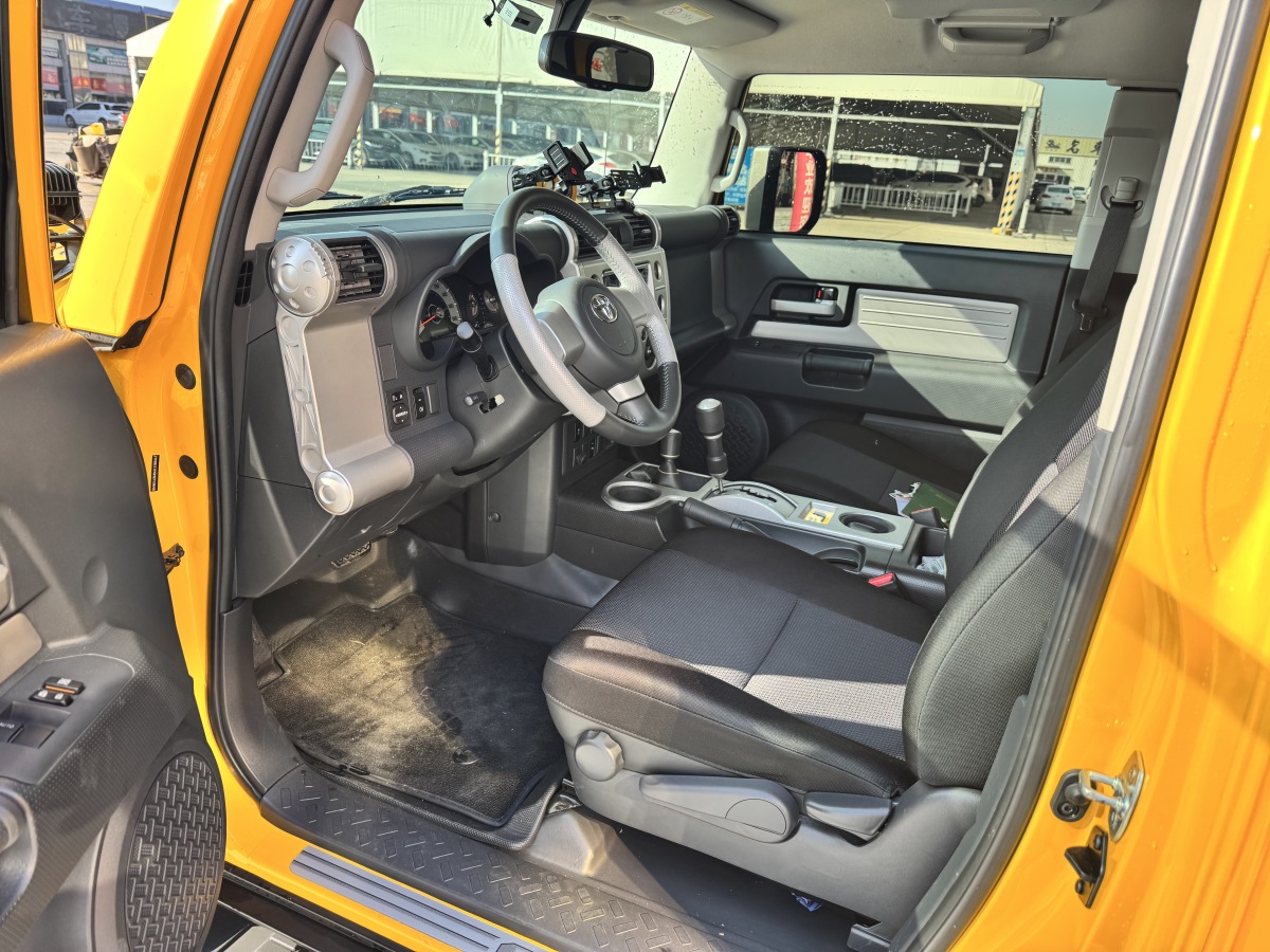 Toyota FJ Cruiser 2024 #9 Toyota FJ Cruiser 2024 car image #9