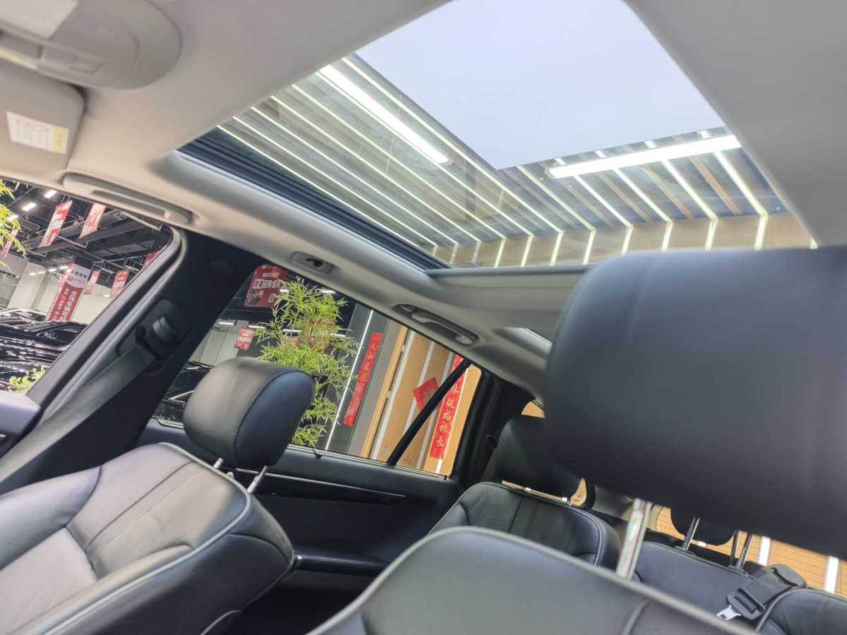 Mercedes-Benz R Class 2016 car image #9