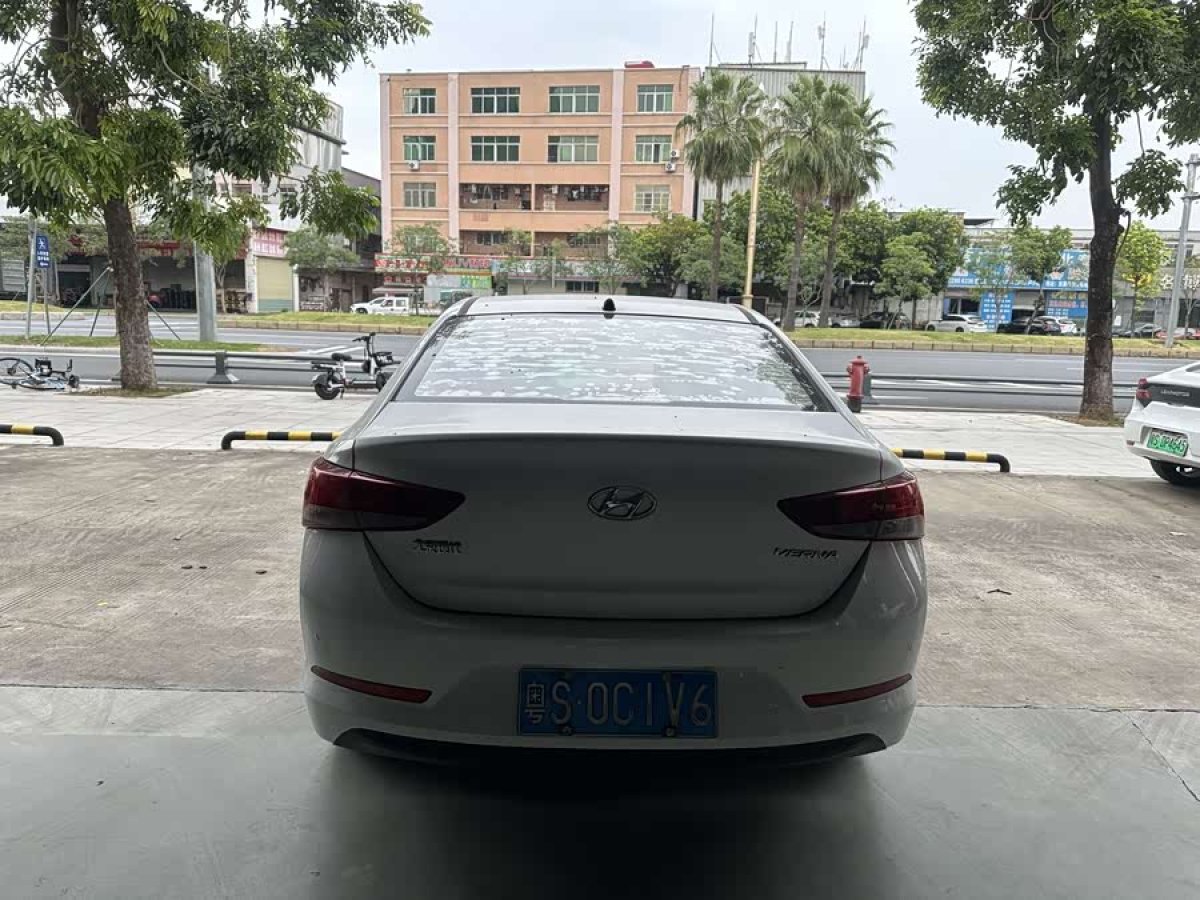 Hyundai Verna 2017 car image #9